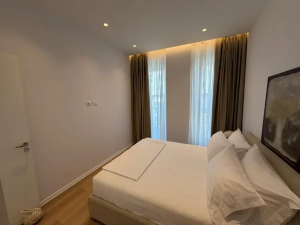 Tirane, jepet me qera apartament 1+1 Kati 6, (KOMUNA E PARISIT)