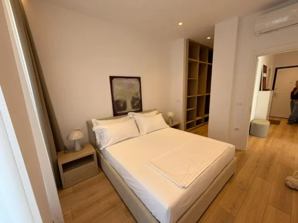 Tirane, jepet me qera apartament 1+1 Kati 6, (KOMUNA E PARISIT)