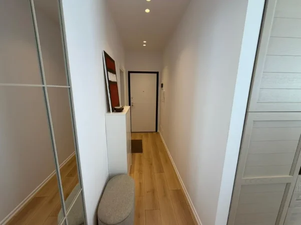 Tirane, jepet me qera apartament 1+1 Kati 6, (KOMUNA E PARISIT)