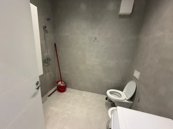 Tirane, jepet me qera apartament 1+1 Kati 6, (KOMUNA E PARISIT)