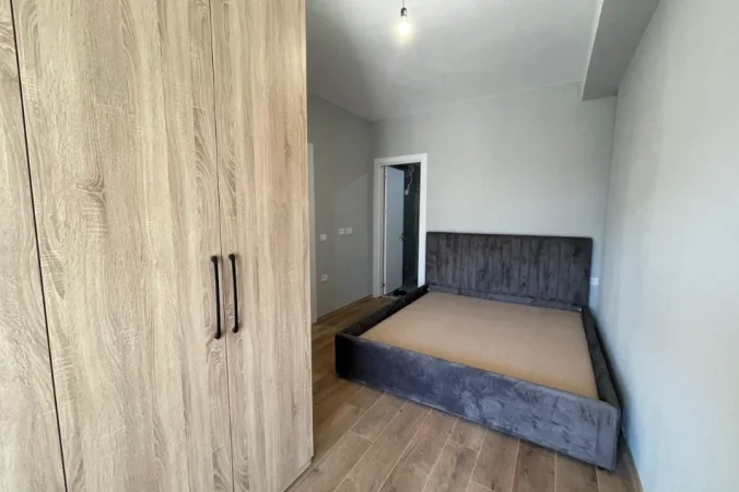 Shk. e Bashkuar, Apartament 2+1 per Qira - 55.000 Lek