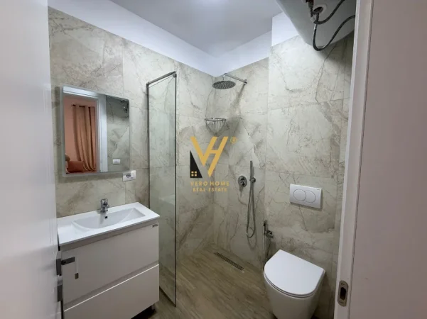 Tirane, jepet me qera apartament 1+1+Ballkon Kati 1, 49 m² 470 € (5 MAJI)
