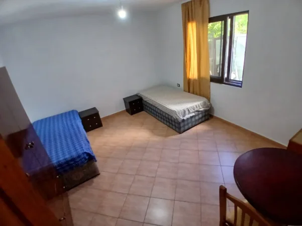 Tirane, jepet me qera apartament 1+1 Kati 1, 60 m² 350 € (21 Dhjetori)