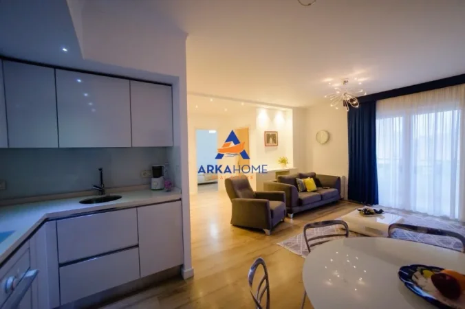 Tirane, jepet me qera apartament 2+1+Ballkon Kati 5, 105 m² 900 € 