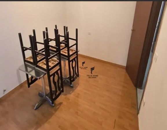 Tirane, jepet me qera apartament 2+1 Kati 1, 100 m² 1.200 € (KOMUNA E PARISIT)