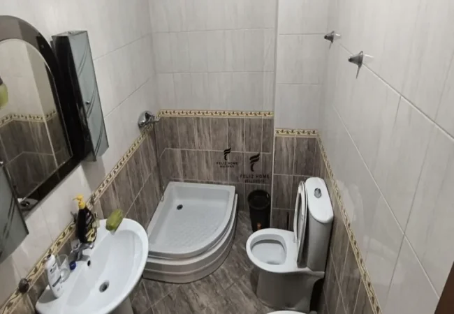 Tirane, jepet me qera apartament 2+1 Kati 1, 100 m² 1.200 € (KOMUNA E PARISIT)