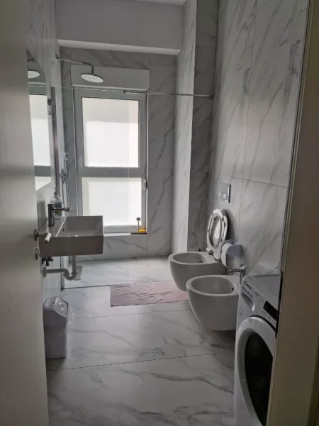 Tirane, jepet me qera apartament 1+1+Ballkon Kati 6, 61 m² 450 € (Pasho Hysa, Kaimi)