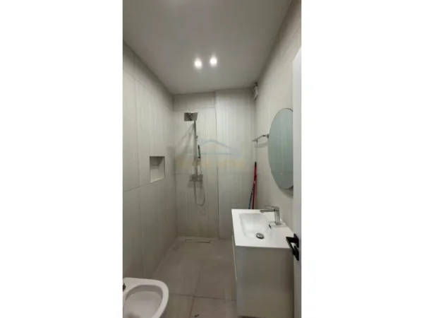 Tirane, shitet apartament 2+1+Ballkon Kati 2, 94 m² 140.000 €