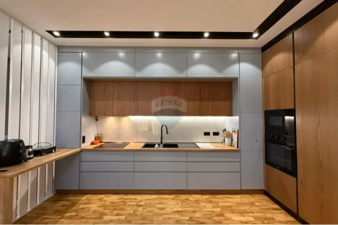 Tirane, shitet apartament 2+1 Kati 5, 107 m² 300.000 € (FRESKU)