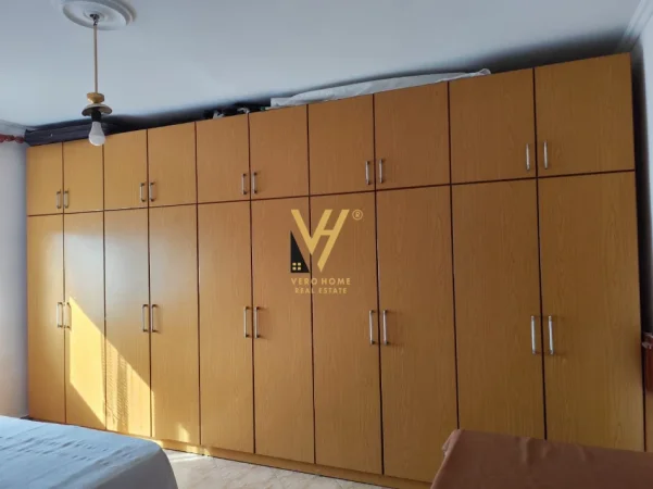 Tirane, shitet apartament 1+1+Ballkon Kati 5, 53 m² 85.000 € (SHKOLLA E BASHKUAR)
