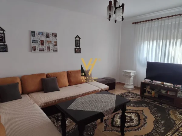 Tirane, shitet apartament 1+1+Ballkon Kati 5, 53 m² 85.000 € (SHKOLLA E BASHKUAR)