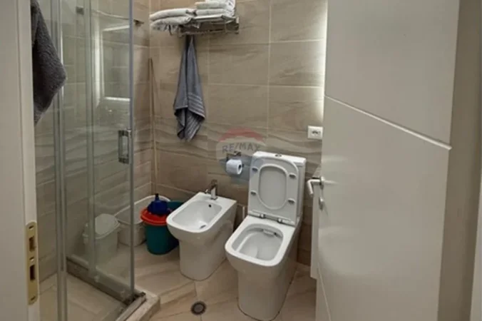 Tirane, shitet apartament 2+1 Kati 5, 107 m² 300.000 € (FRESKU)