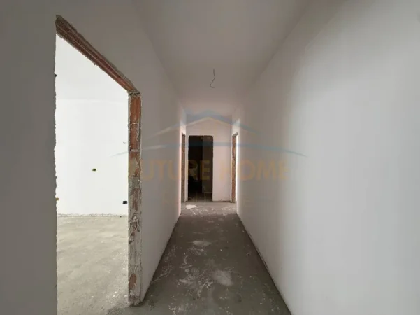 Tirane, shitet apartament 2+1+Ballkon Kati 5, 126 m² 158.000 € (Paskuqan)