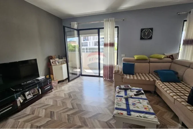 Tirane, shitet apartament 2+1 Kati 1, 135 m² (rruga 5 maji)
