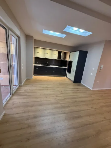Apartament 2+1 Ne Shitje Xhamllik (ID R2003) Tirane