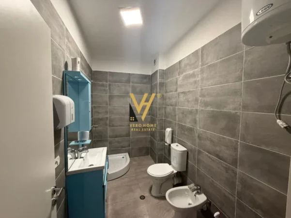 Tirane, jepet me qera zyre Kati 0, 82 m² 820 € (STADIUMI DINAMO)
