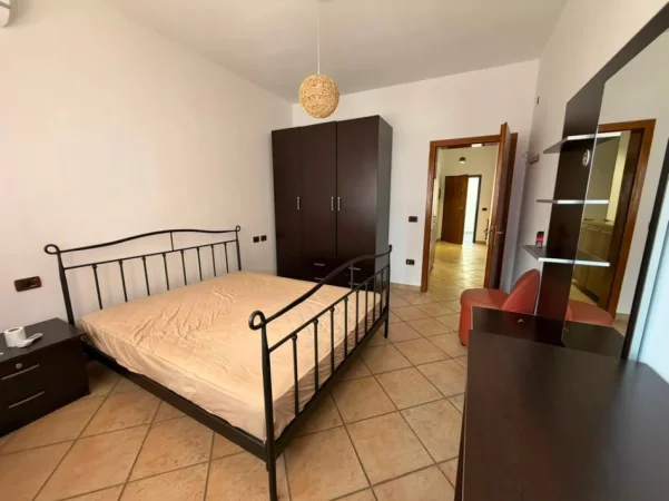 Tirane, jepet me qera apartament 2+1 Kati 3, 95 m² 650 € (21 Dhjetori)