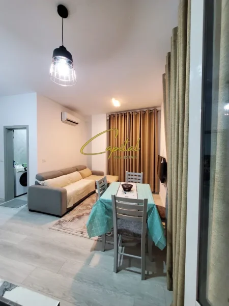 Tirane, jepet me qera apartament 1+1 Kati 2, 60 m² 670 € (KOMUNA E PARISIT)