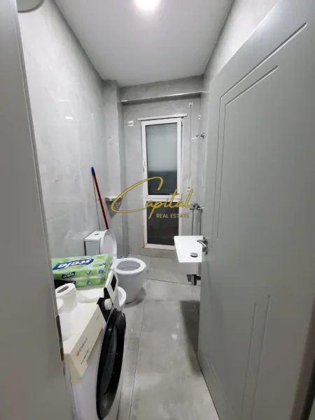 Tirane, jepet me qera apartament 1+1 Kati 2, 60 m² 670 € (KOMUNA E PARISIT)