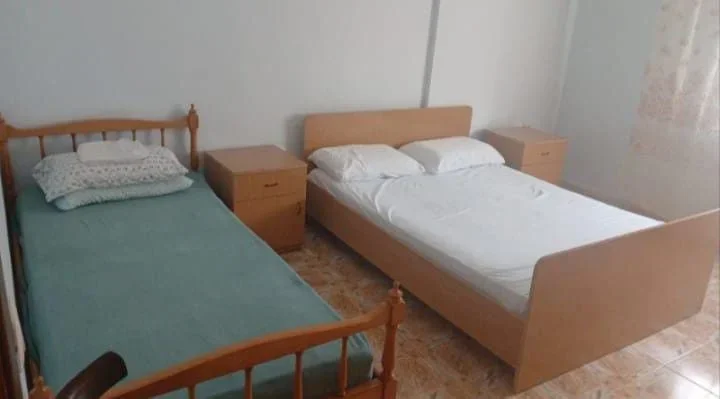Tirane, jepet me qera apartament 1+1 Kati 3, 85 m² 600 € (Myslym Shyr)