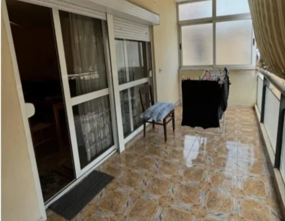 Tirane, jepet me qera apartament 1+1 Kati 3, 85 m² 600 € (Myslym Shyr)