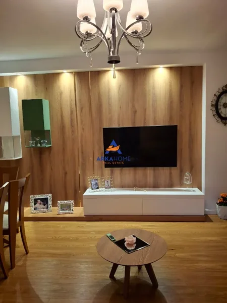 Tirane, shitet apartament 2+1+Ballkon Kati 4, 85 m² 165.000 € 