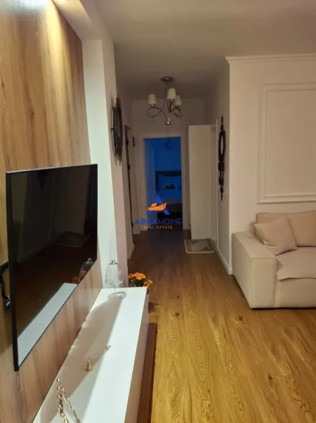 Tirane, shitet apartament 2+1+Ballkon Kati 4, 85 m² 165.000 € 