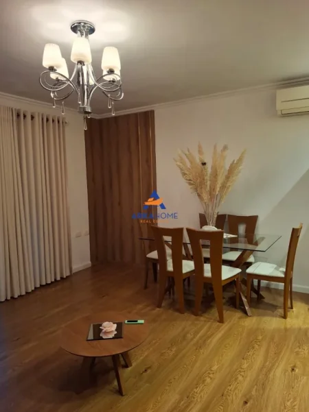 Tirane, shitet apartament 2+1+Ballkon Kati 4, 85 m² 165.000 € 