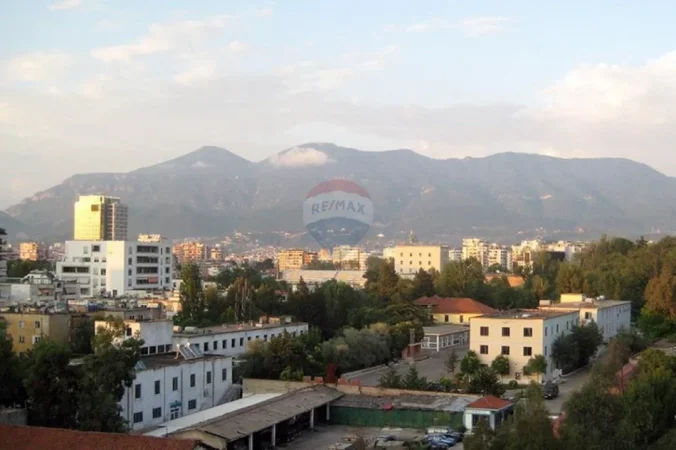 Tirane, shitet ambjent biznesi Kati 0, 67 m² 119.000 € (FRESKU)