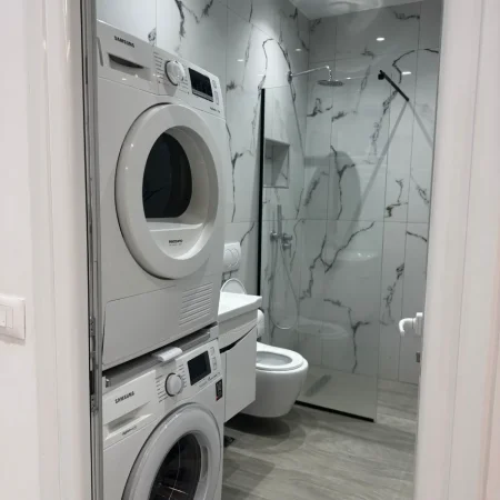Tirane, jepet me qera apartament 1+1 Kati 1, 60 m² 500 € (Rruga 5 Maji)