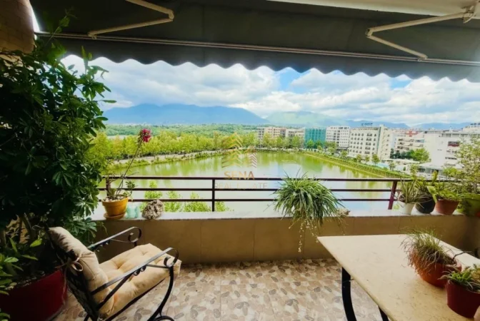 Tirane, jepet me qera apartament 2+1+Aneks+Ballkon Kati 4, 137 m² 1.200 € (Liqeni i Thate)