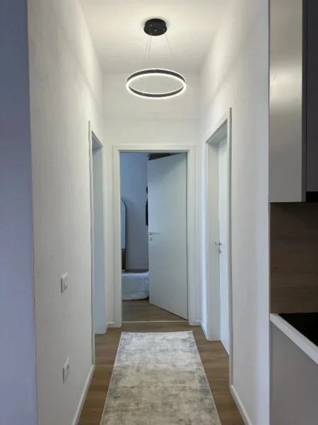 Tirane, jepet me qera apartament 2+1 Kati 8, 80 m² 600 € (Ali Demi)