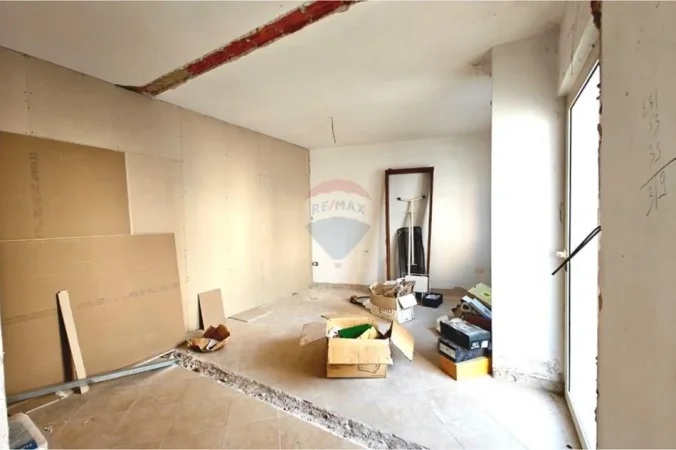 Tirane, shitet apartament 1+1 Kati 5, 69 m² 96.600 € (FRESKU)