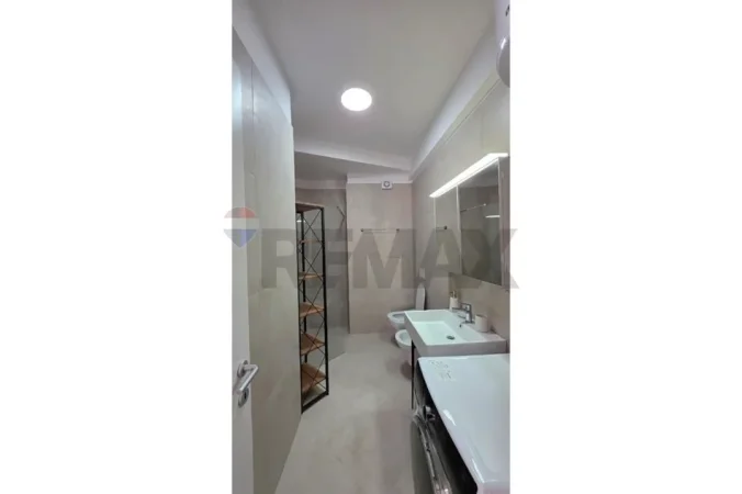 Tirane, jepet me qera apartament 1+1+Ballkon , 63 m² 740 € (Liqeni i Thate)