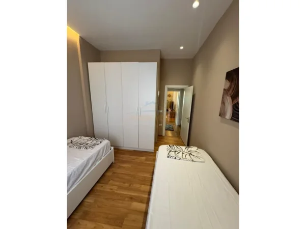 Tirane, jepet me qera apartament 2+1 Kati 1, 85 m² 1.150 € (BLLOK , Prane Juvenilja)