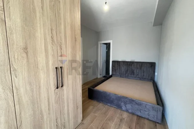 Tirane, jepet me qera apartament 2+1 Kati 3, 120 m² 550 € (Shkolla Bashkuar)