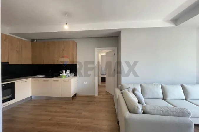 Tirane, jepet me qera apartament 2+1 Kati 3, 120 m² 550 € (Shkolla Bashkuar)