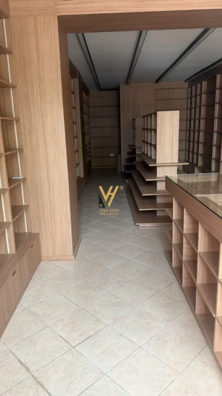 Tirane, jepet me qera ambjent biznesi Kati -1, 54 m² 1.550 € (TOPTANI)