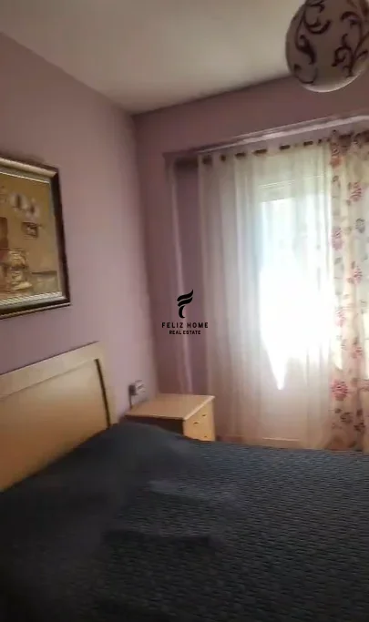 Tirane, jepet me qera apartament 1+1 Kati 3, 90 m² 360 € (FRESKU)