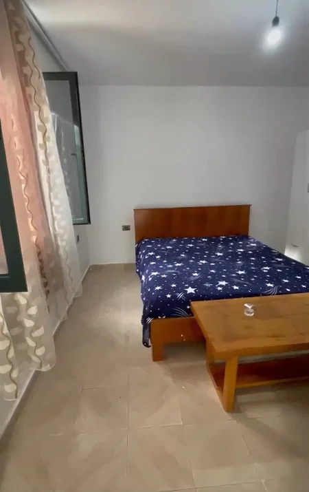 Tirane, jepet me qera garsonier , 320 € (Vasil Shanto)
