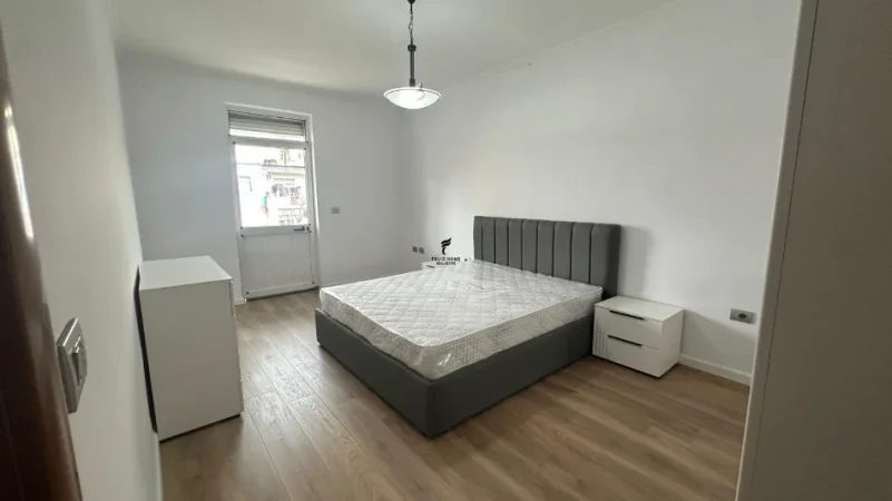 Tirane, jepet me qera apartament 2+1 Kati 5, 75 m² 800 € (SHESHI WILLSON)