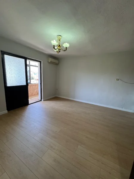 Tirane, shes apartament 1+1 Kati 4, 60 m² 108.000 € (Kryegjyshata)