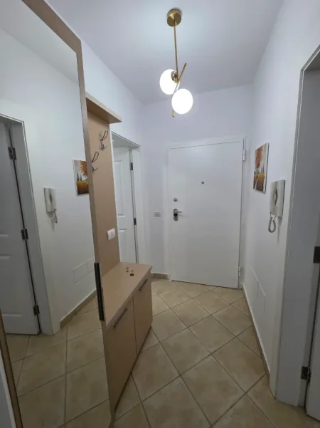 Tirane, jepet me qera apartament 1+1 Kati 4, 62 m² 650 € (Ish Ekspozita)