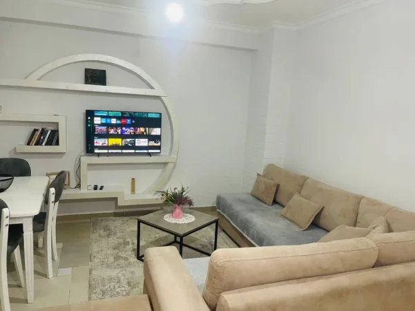 Jepet Apartament me Qira 2+1 ne Astir,  500 MIJE LEKE