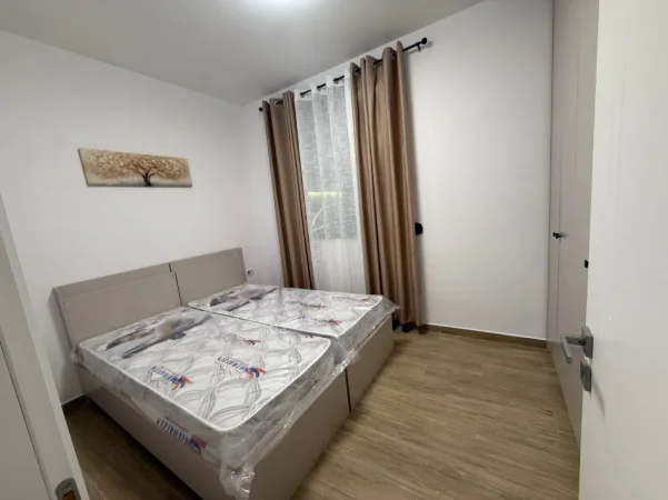Tirane, jepet me qera apartament 1+1 , 60 m² 450 € (5 maj)