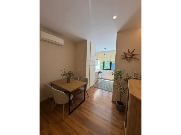 jepet me qera apartament 2+1+Ballkon Kati 1, 85 m² 1.150 € (BLLOKU)