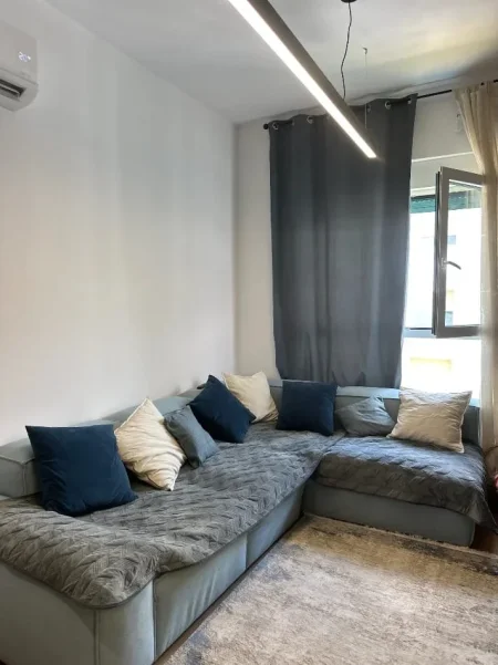 Tirane, jepet me qera apartament 2+1 Kati 8, 80 m² 600 € (Residenca Kadiu ne Ali Dem)