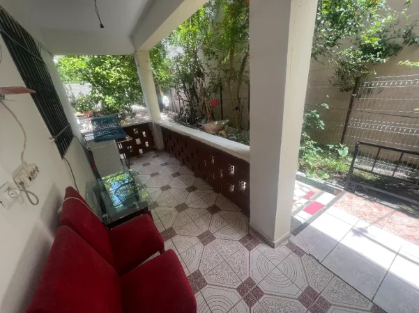 Tirane, jepet me qera apartament 1+1 Kati 1, 50 m² 300 € 