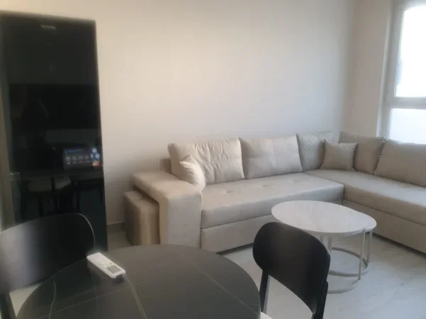 Tirane, jepet me qera apartament 1+1 Kati 1, 70 m² 400 € (Kodra e Diellit)
