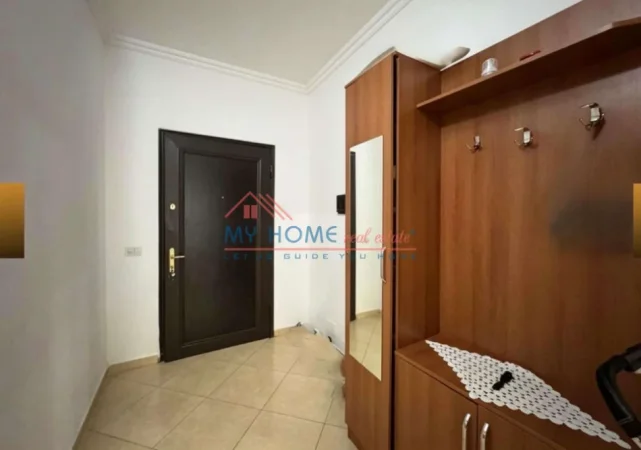 Tirane, jepet me qera apartament 2+1+Ballkon Kati 2, 117 m² 450 € (Rruga Shefqet Kuka)